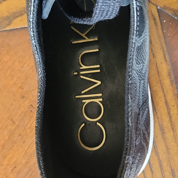Calvin Klein Women's Michaela Low Top Sneakers NWT - Picture 5 of 7